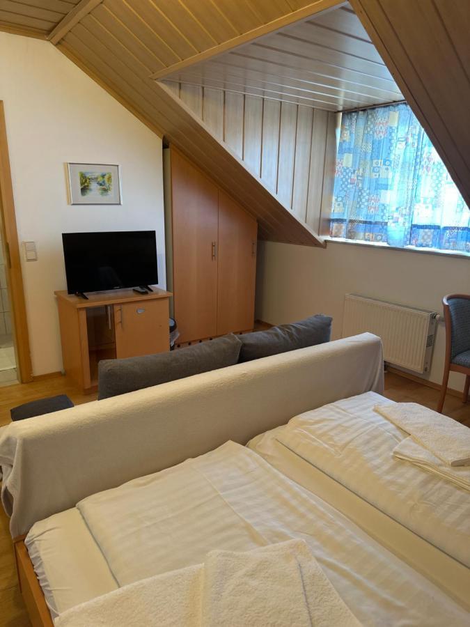 Havanna Pension Sankt Poelten Buitenkant foto